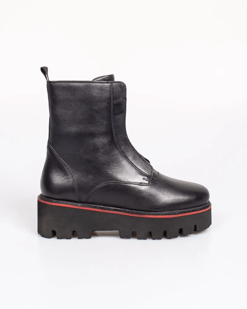 Women Black Leather Boot IN21193193