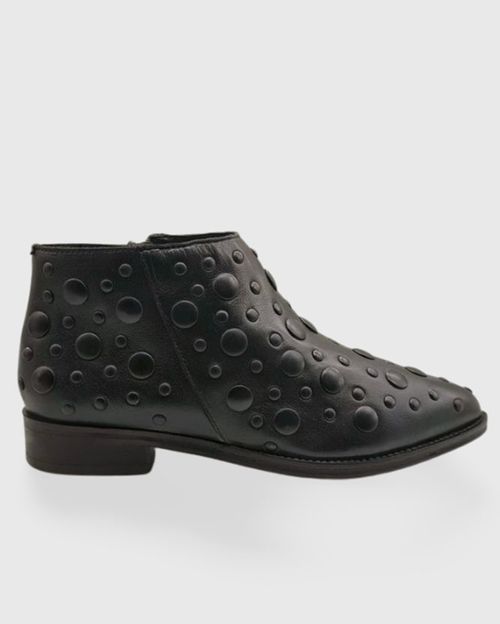 Women Black Leather Boot IN21026026